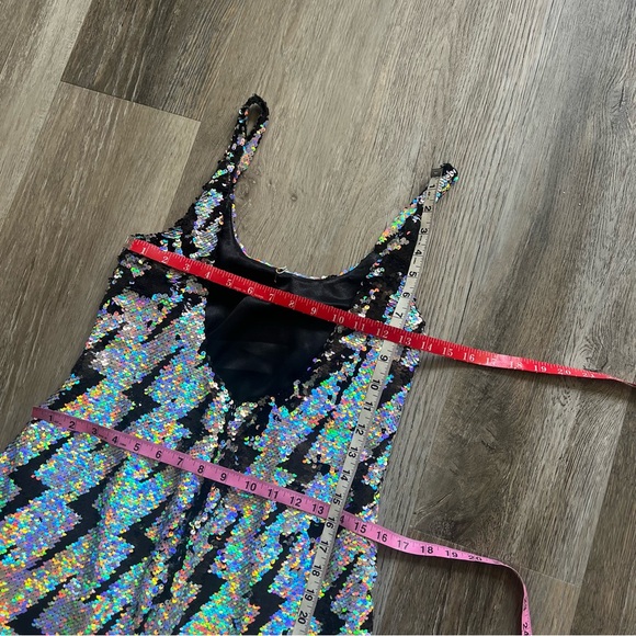 Any Old Iron iridescent sequin lightning bolt gown - Picture 9 of 16